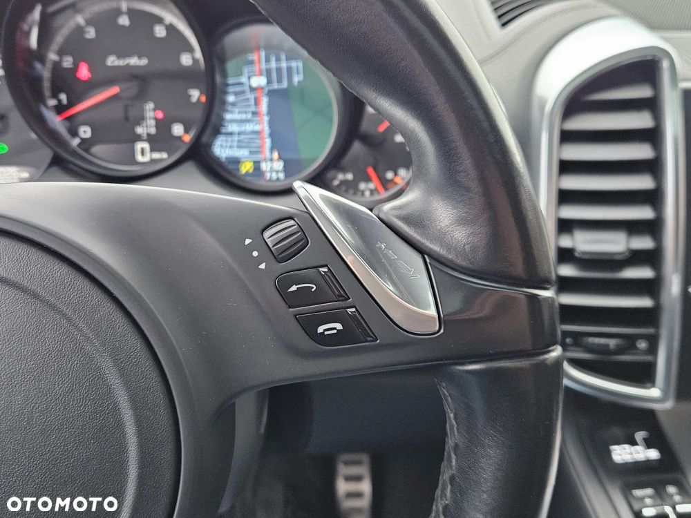 Porsche Cayenne Turbo Tiptronic S - 27