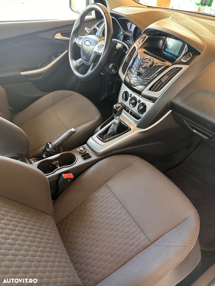 Ford Focus 1.6 TDCI DPF Champions Edition - 6
