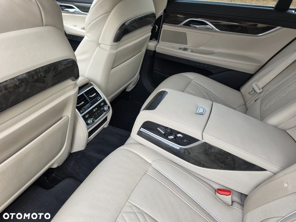 BMW Seria 7 - 21
