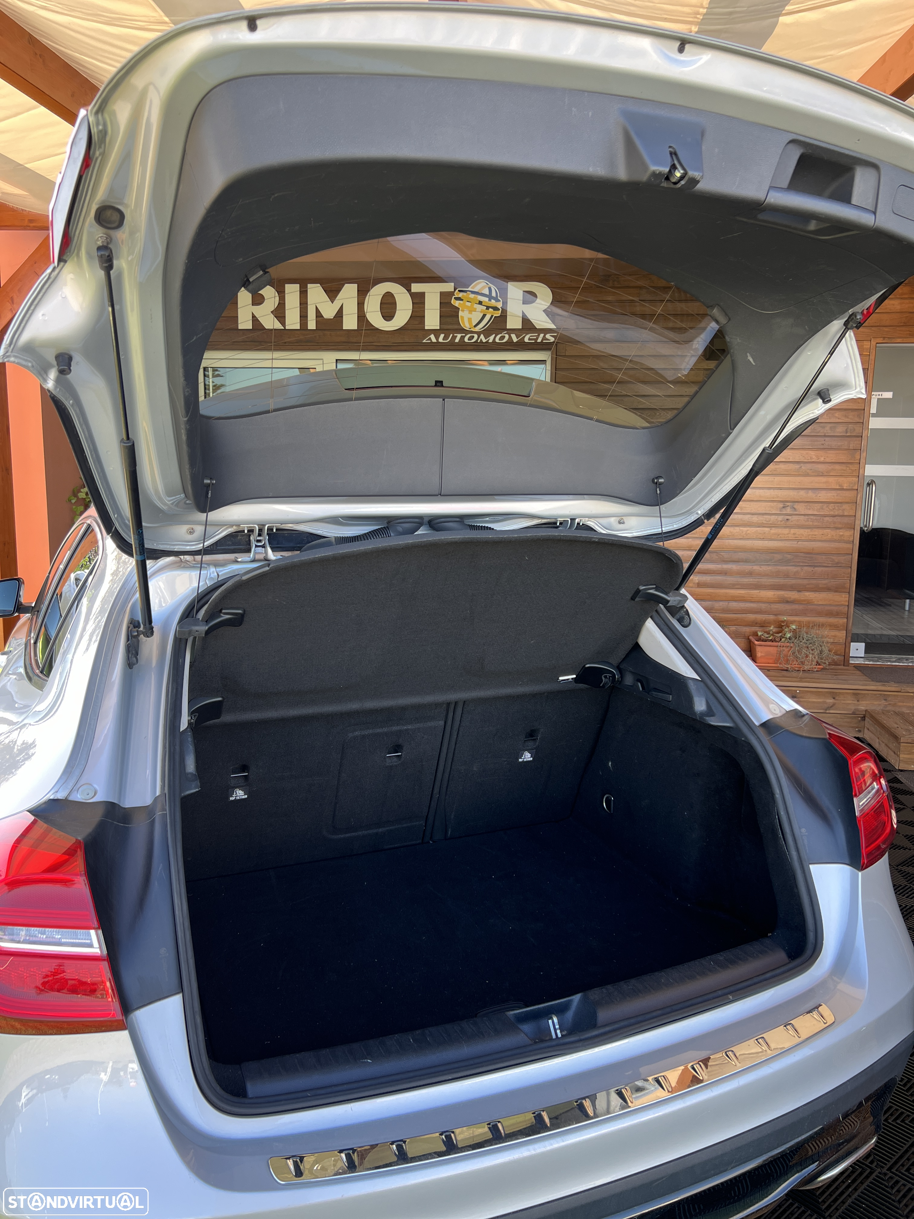Mercedes-Benz GLA 180 CDi AMG Line - 10