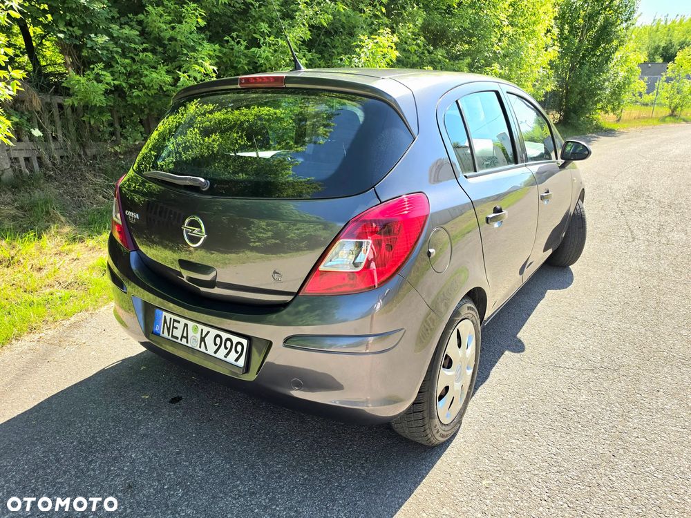 Opel Corsa 1.2 16V Essentia - 3