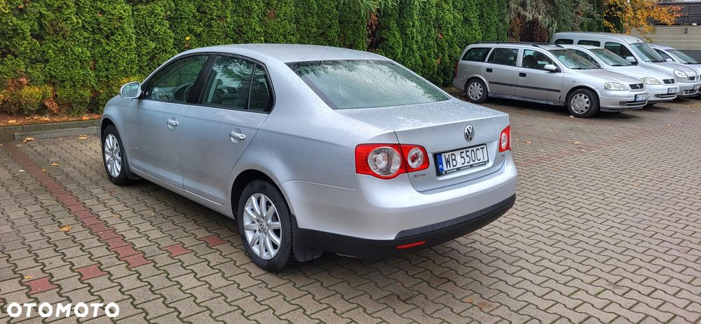 Volkswagen Jetta 1.4 TSI Trendline - 4