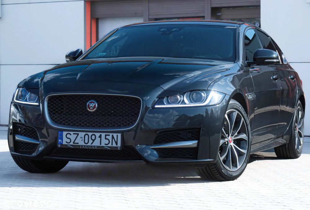 Jaguar XF 20d R-Sport - 27