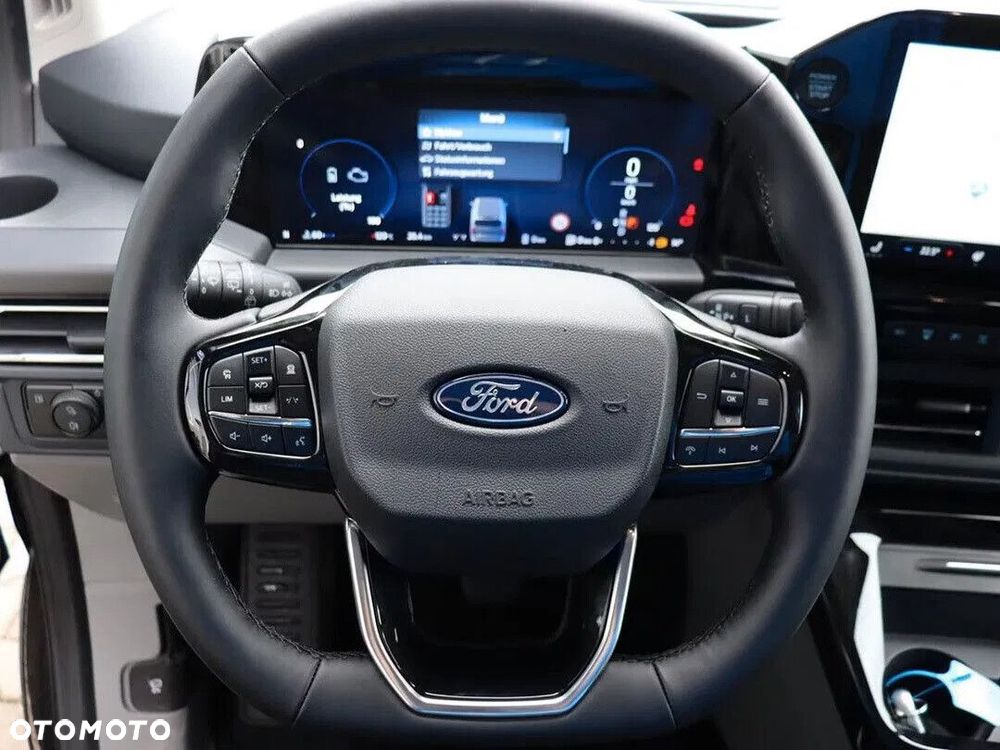 Ford Tourneo Custom - 11