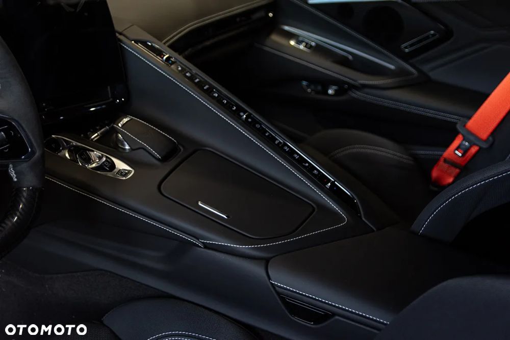 Chevrolet Corvette - 22