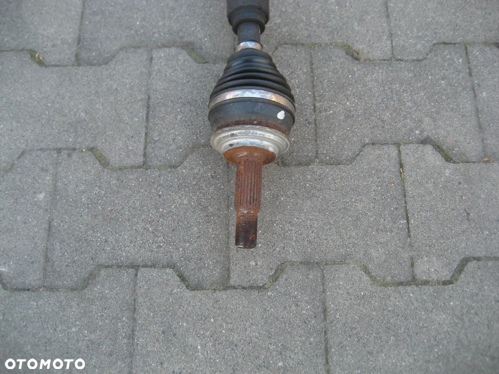TOYOTA AURIS LIFT 1,8B 10-12R PÓŁOŚKA LEWA AUT. hybryda de14l - 2