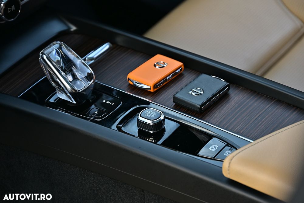 Volvo XC 60 T8 AWD Recharge Geartronic Inscription - 34