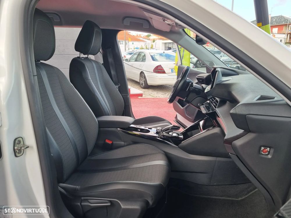 Peugeot 2008 1.2 PureTech Active Pack EAT8 - 18