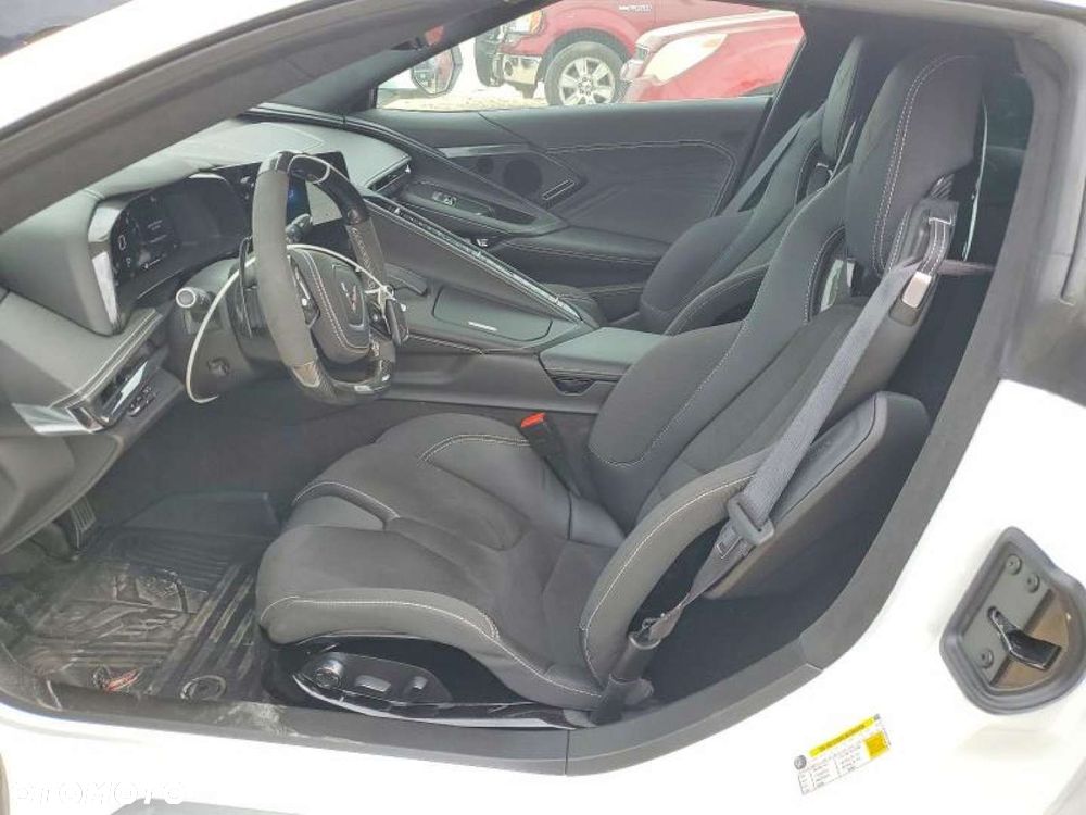 Chevrolet Corvette - 8