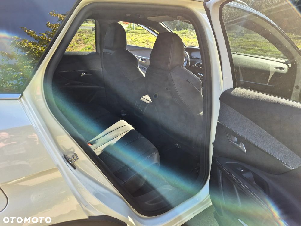 Peugeot 3008 BlueHDi 120 EAT6 Stop & Start Allure - 18