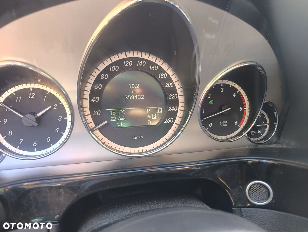 Mercedes-Benz Klasa E 350 CDI BlueEff Avantgarde - 23