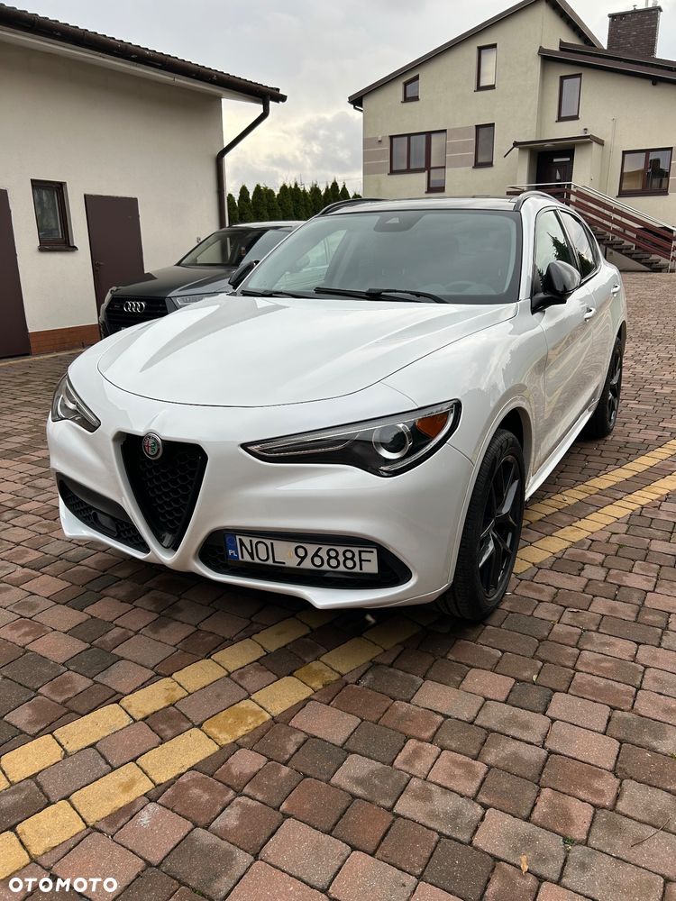 Alfa Romeo Stelvio - 2