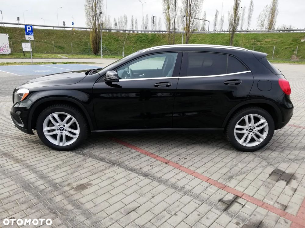 Mercedes-Benz GLA 250 4Matic 7G-DCT - 4