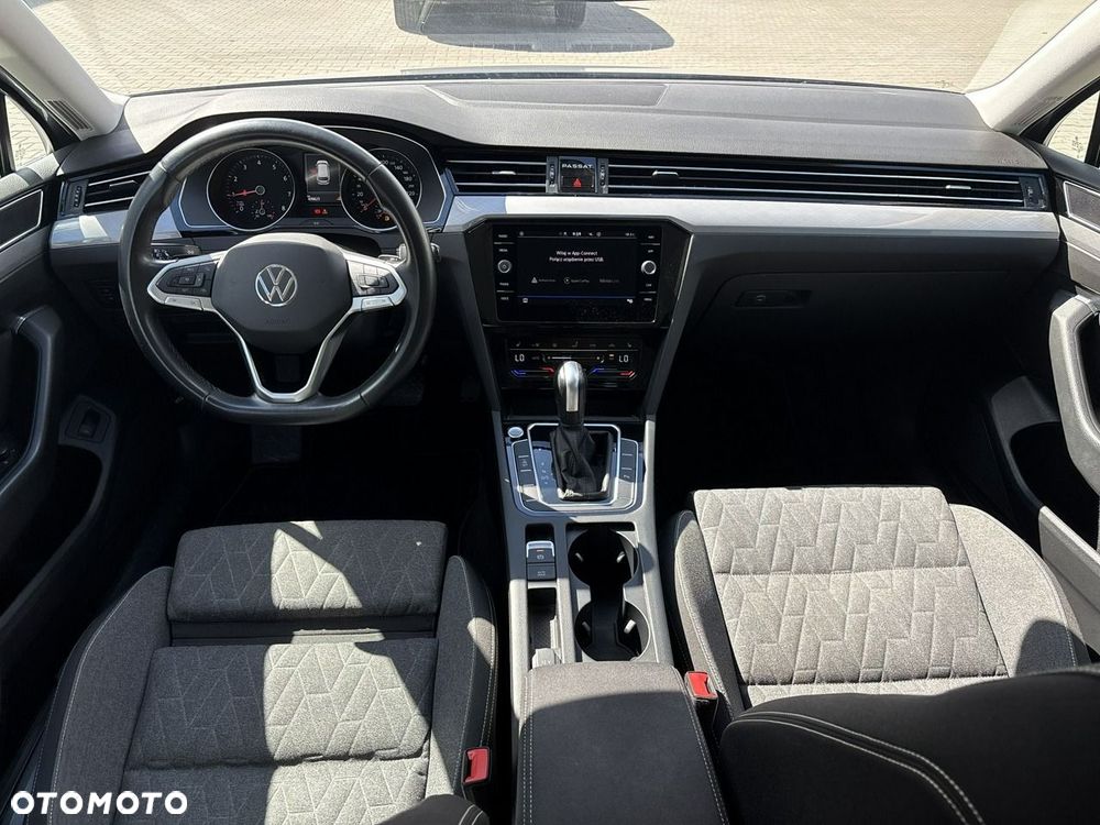 Volkswagen Passat - 13