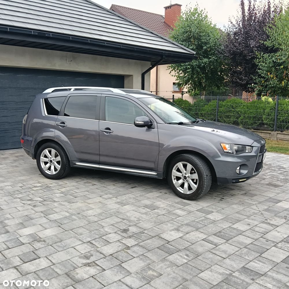 Mitsubishi Outlander - 3