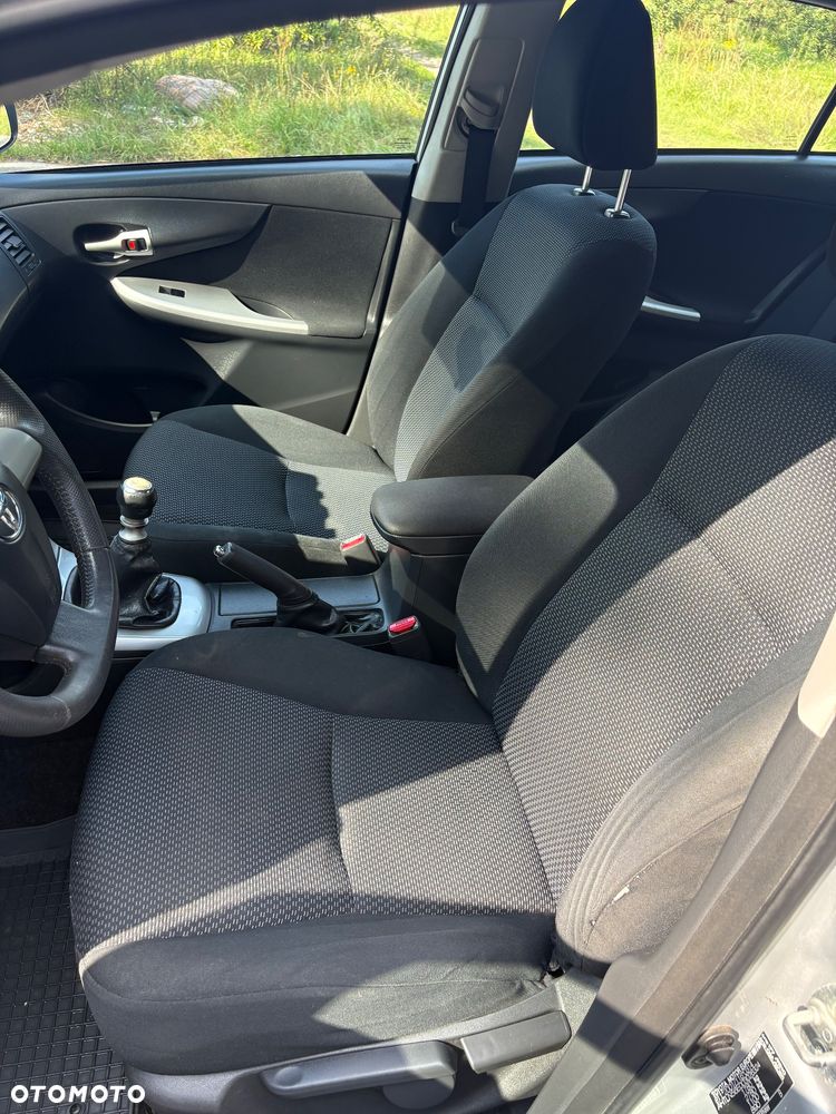 Toyota Corolla 1.4 D-4D Premium - 19