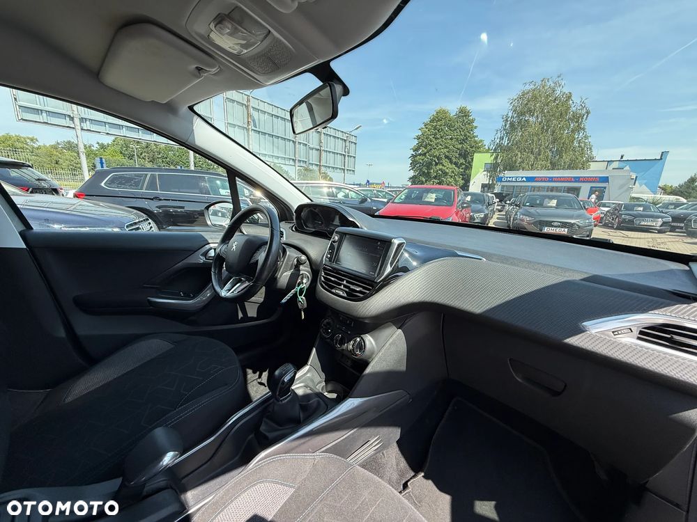 Peugeot 2008 1.2 Pure Tech Style - 9