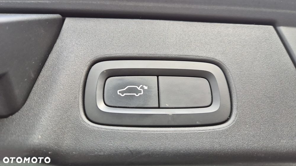 Volvo V90 D4 AWD Momentum - 21