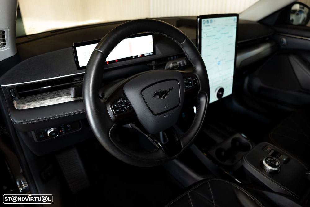Ford Mustang Mach-E Standard - 32