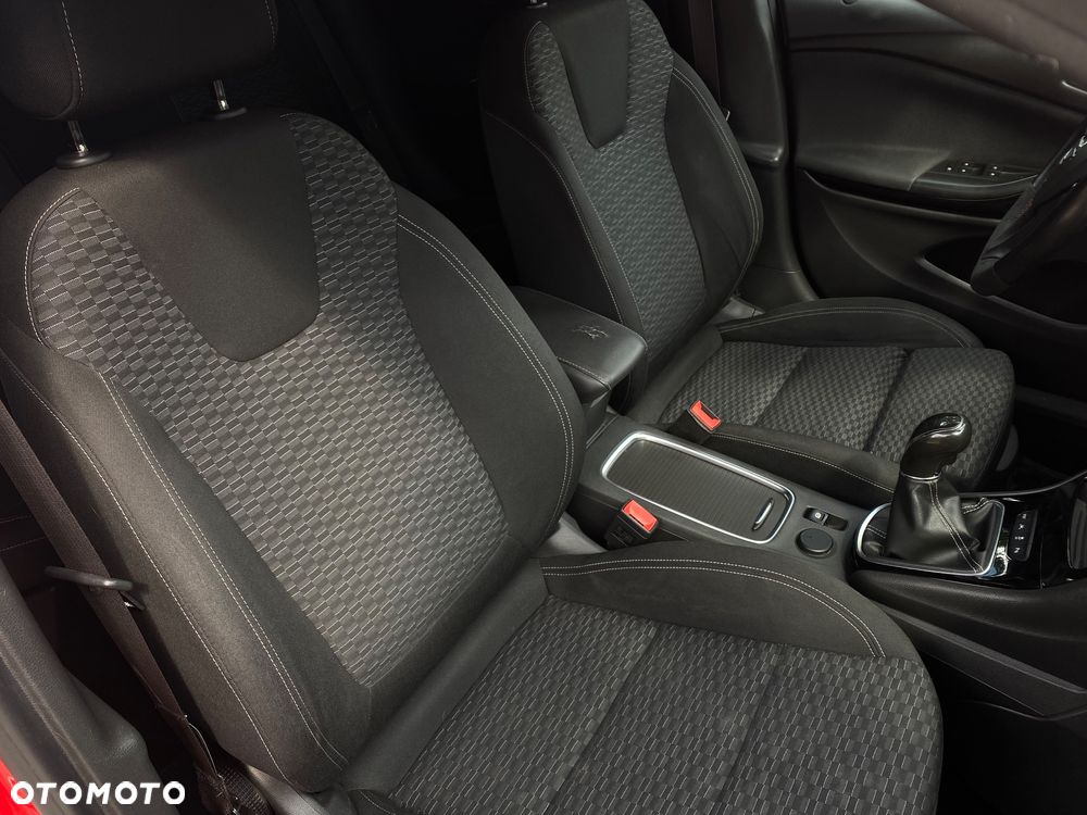 Opel Astra 1.4 Turbo Edition - 35