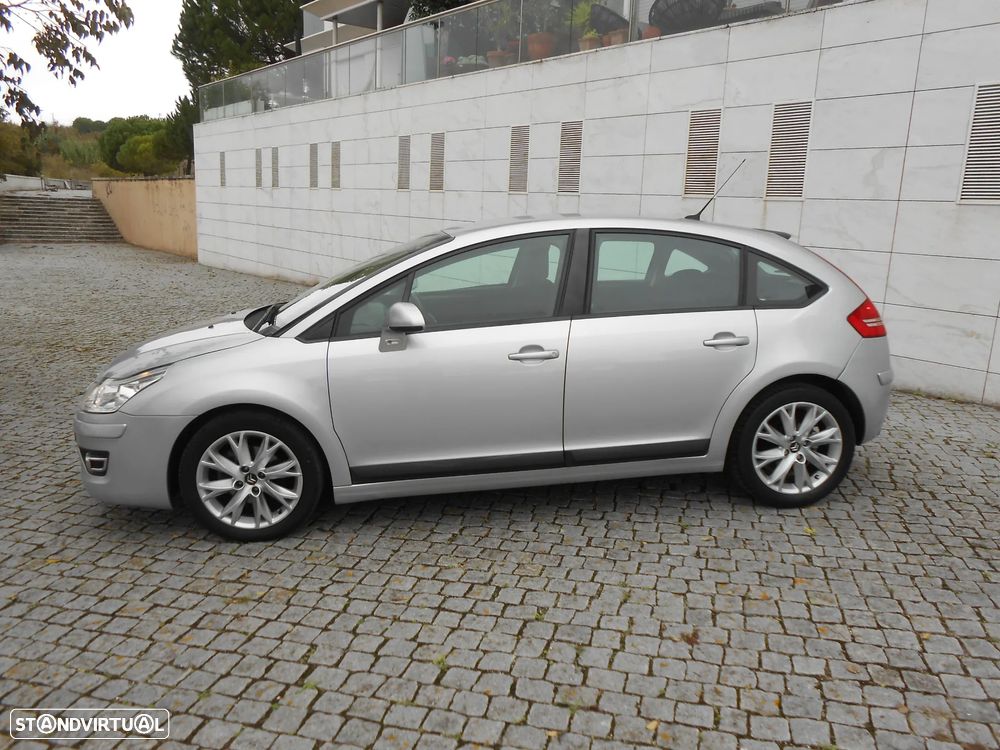 Citroën C4 1.6 HDi 110 Exclusive - 10