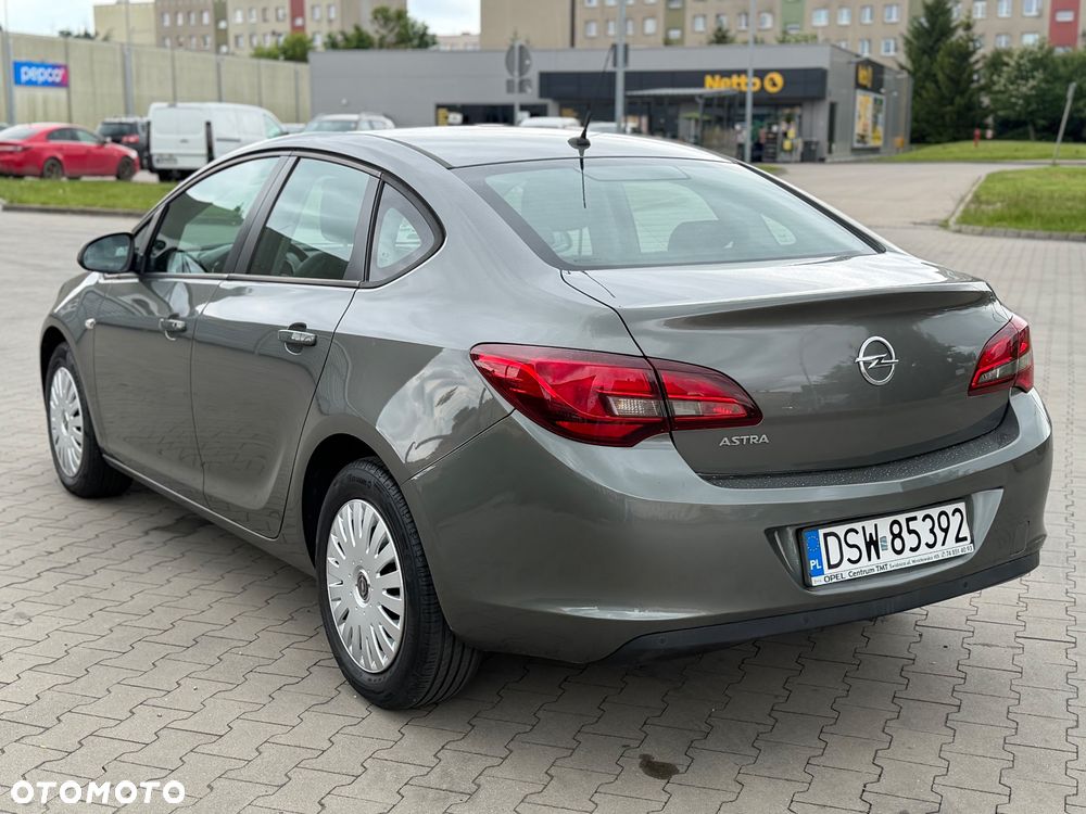 Opel Astra 1.6 Cosmo EU6 - 10