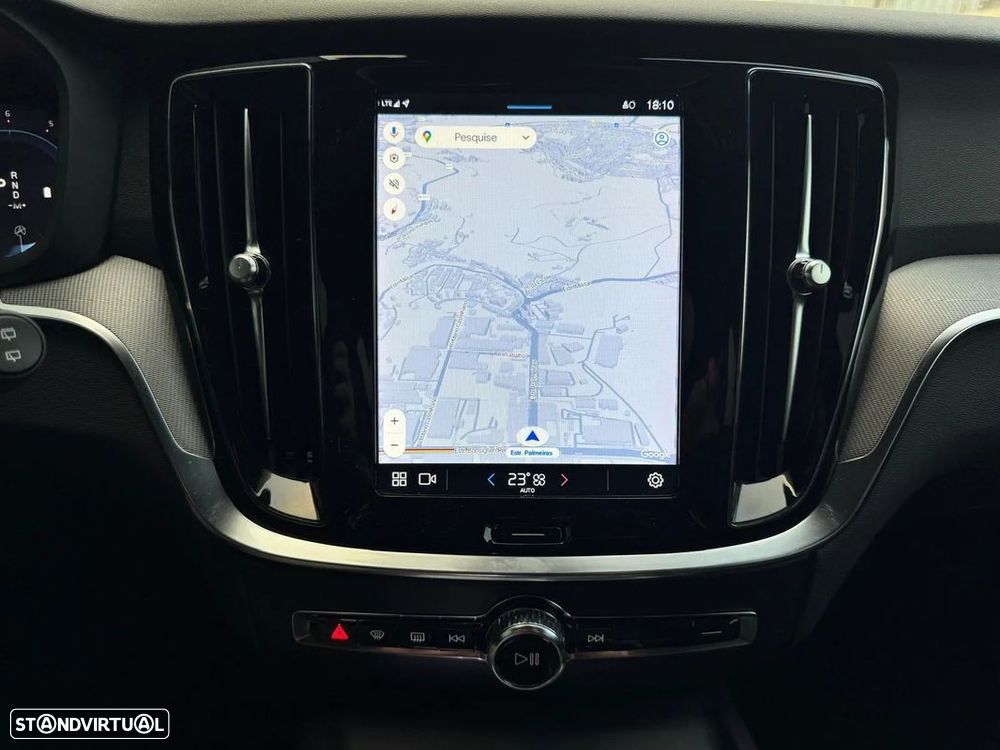 Volvo V60 2.0 B4 Plus Dark Auto - 9