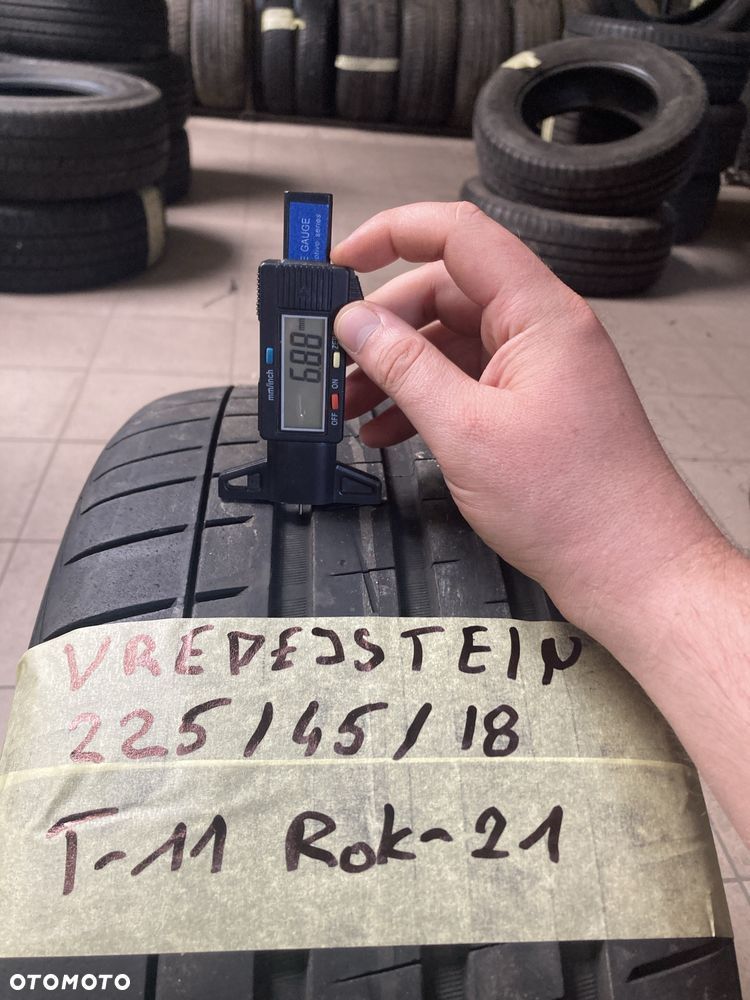 1x vredesestein 225/45 r18 dot 1121 - 1