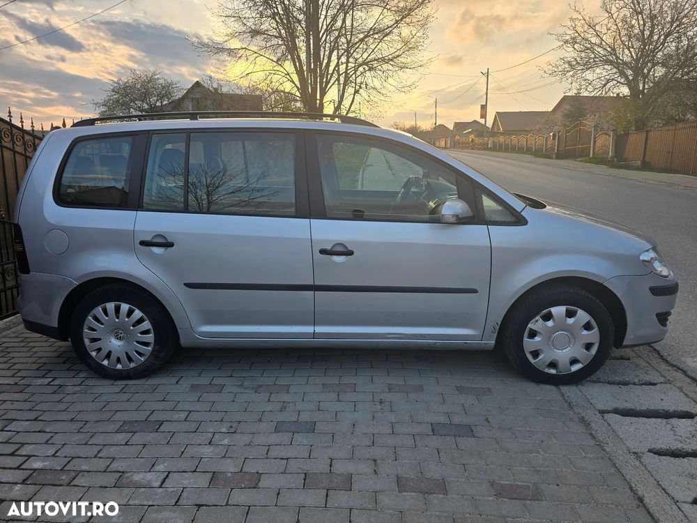Volkswagen Touran - 3