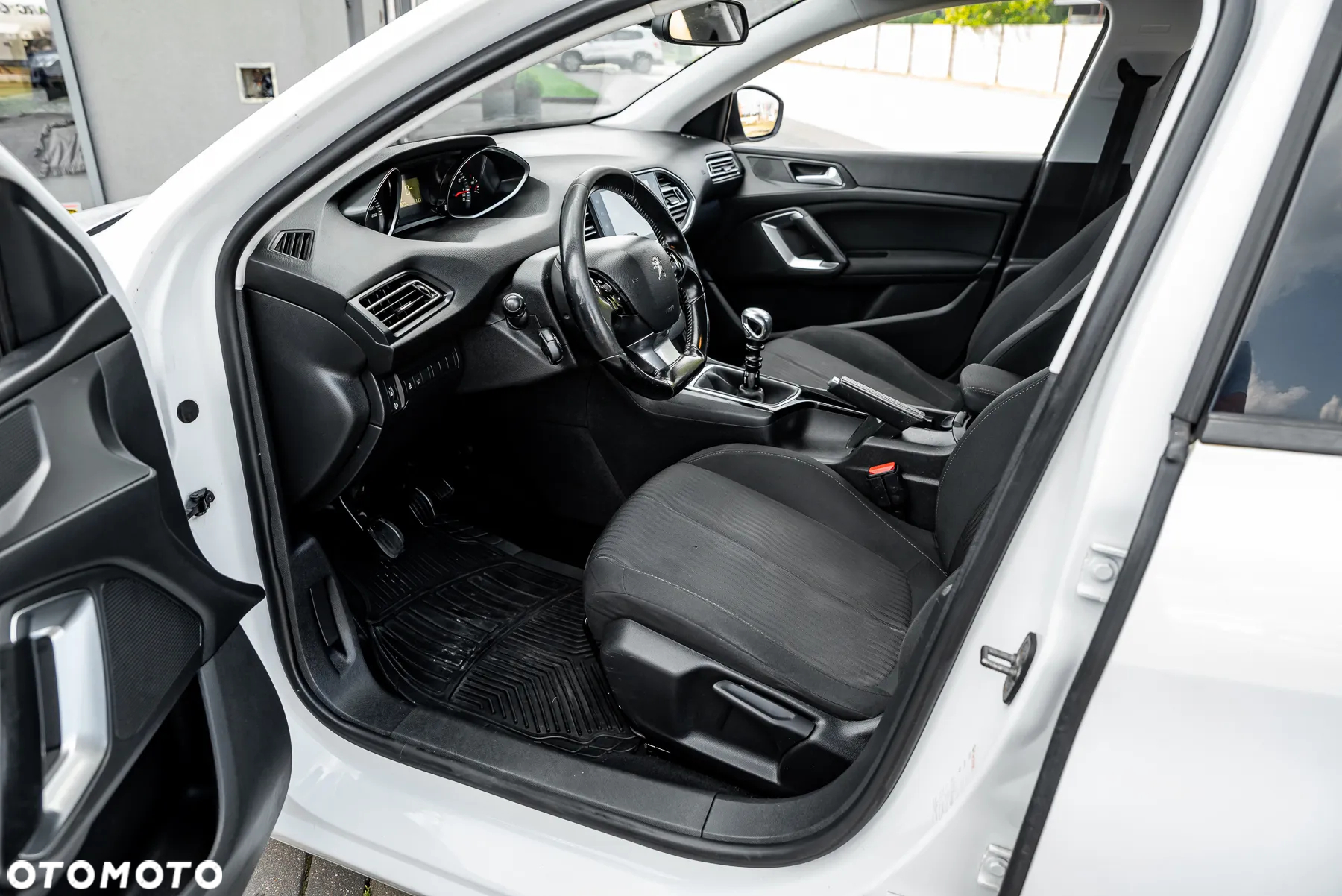 Peugeot 308 SW PureTech 130 Allure - 23