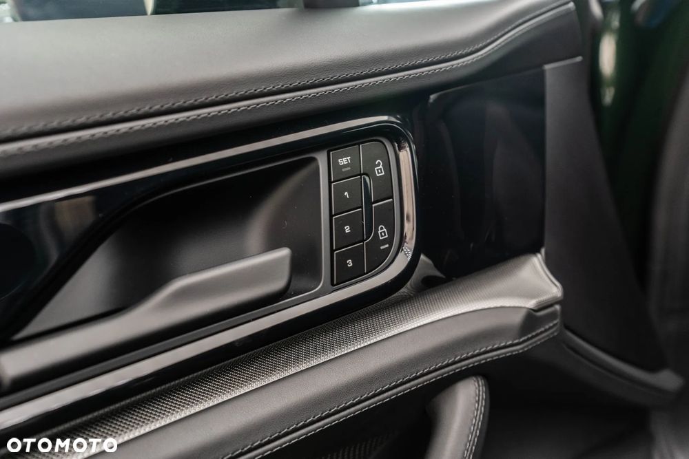 Porsche Panamera 4 - 27