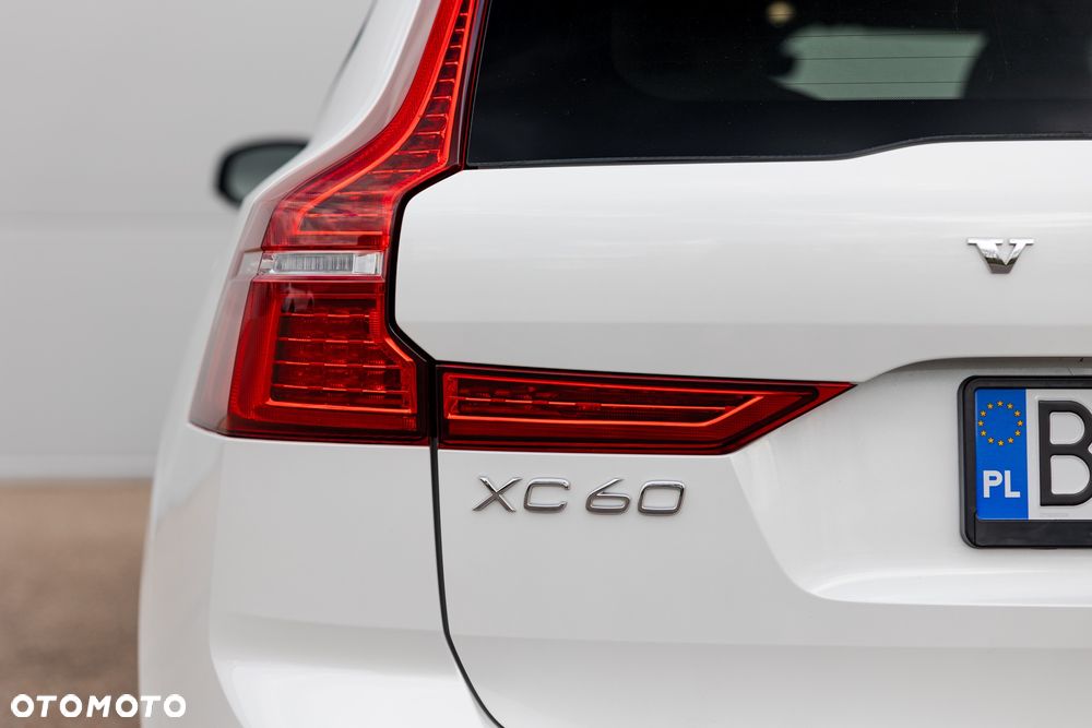 Volvo XC 60 B5 B AWD Plus Dark - 13