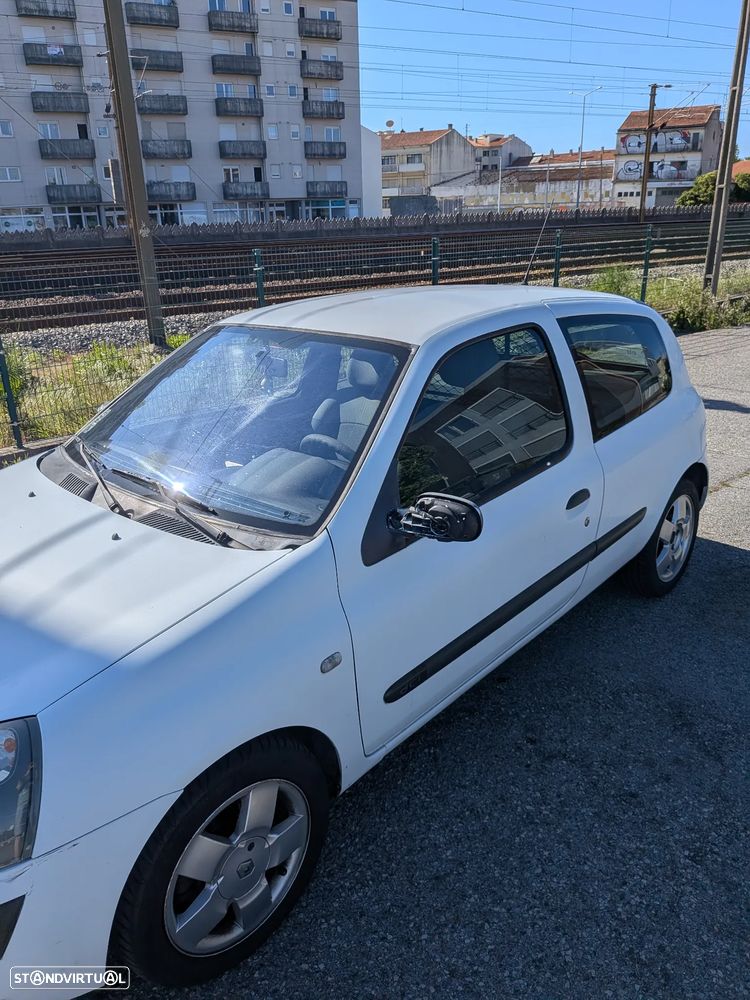 Renault Clio - 6