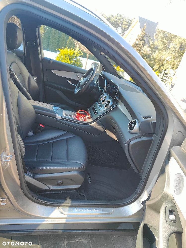 Mercedes-Benz GLC 300 4Matic 9G-TRONIC AMG Line - 36