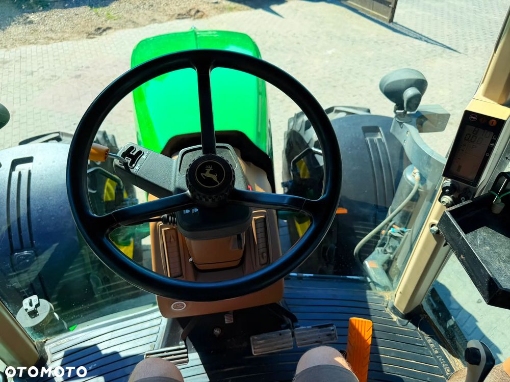 John Deere 7920 - 17