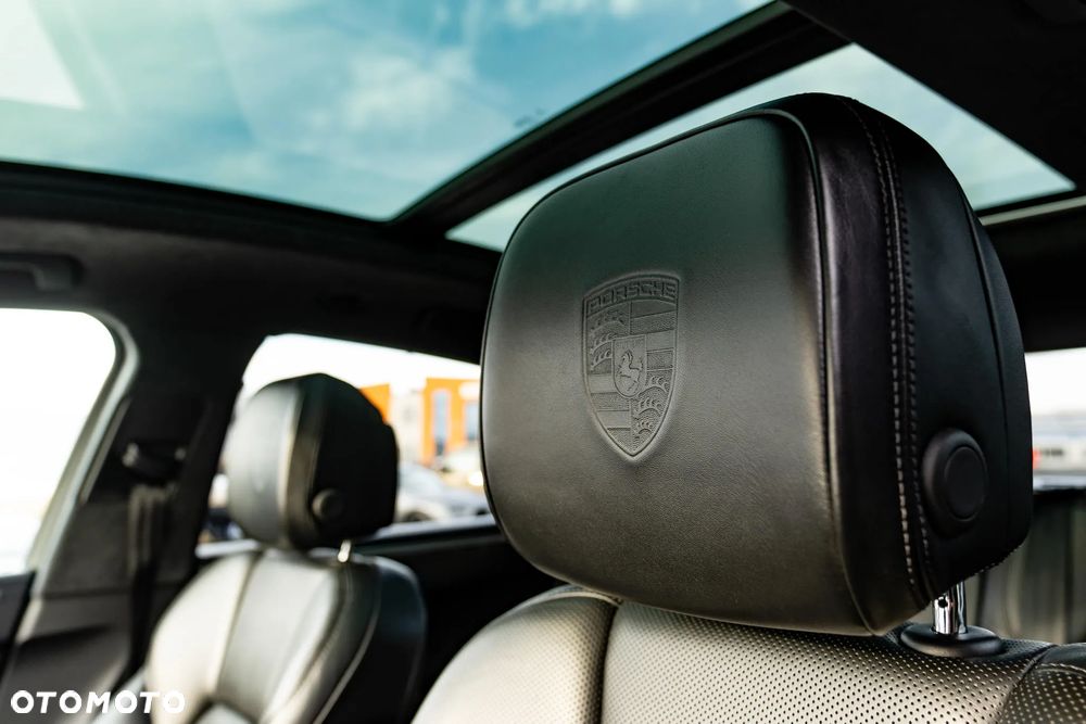 Porsche Macan Turbo PDK - 21