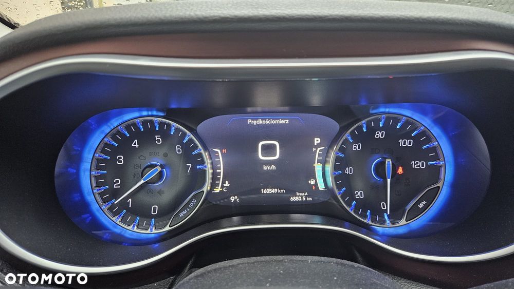 Chrysler Pacifica - 8