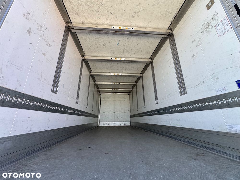 Mercedes-Benz ACTROS 2548 Izoterma Schmitz 7.45m Winda 2T - 19