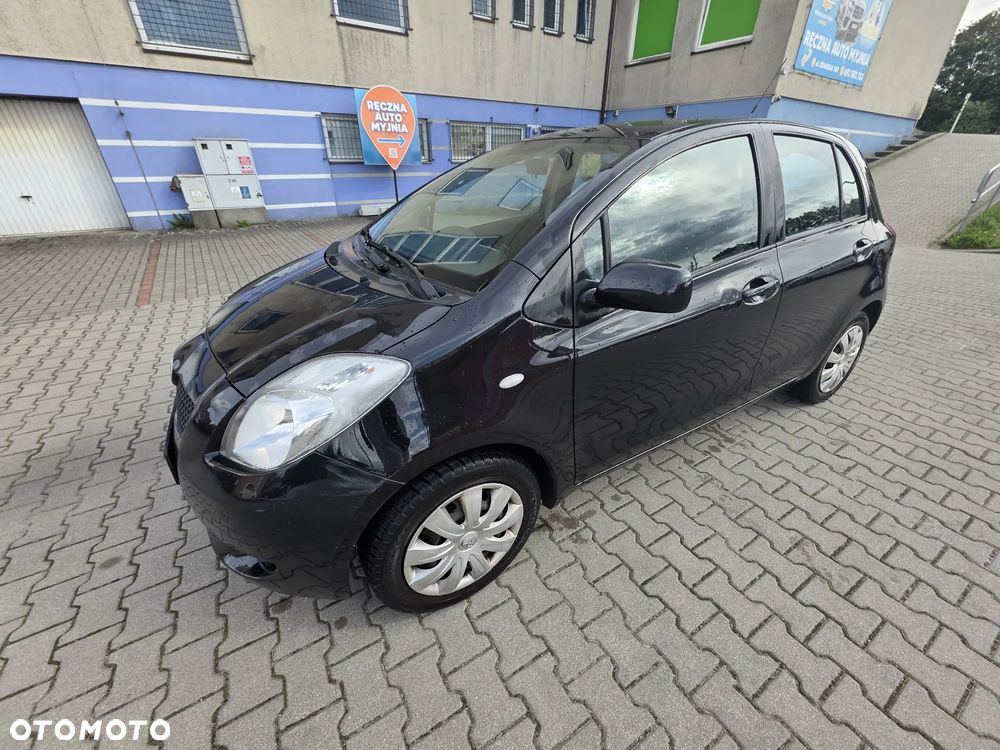Toyota Yaris 1.3 Luna Premium - 1