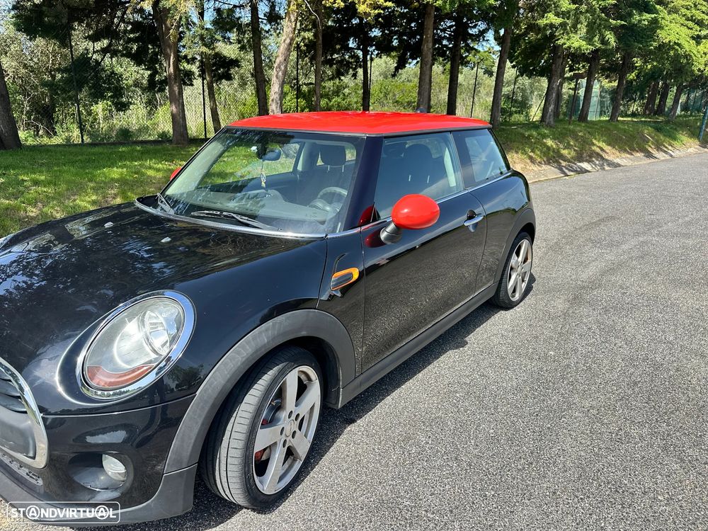 MINI 3 Portas One D - 13