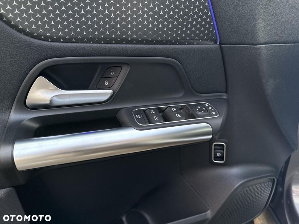 Mercedes-Benz EQA - 11