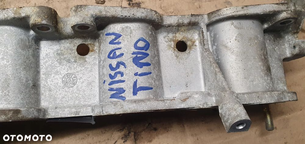 Podstawa kolektora ssącego Nissan Almera Tino 2.0 - 7