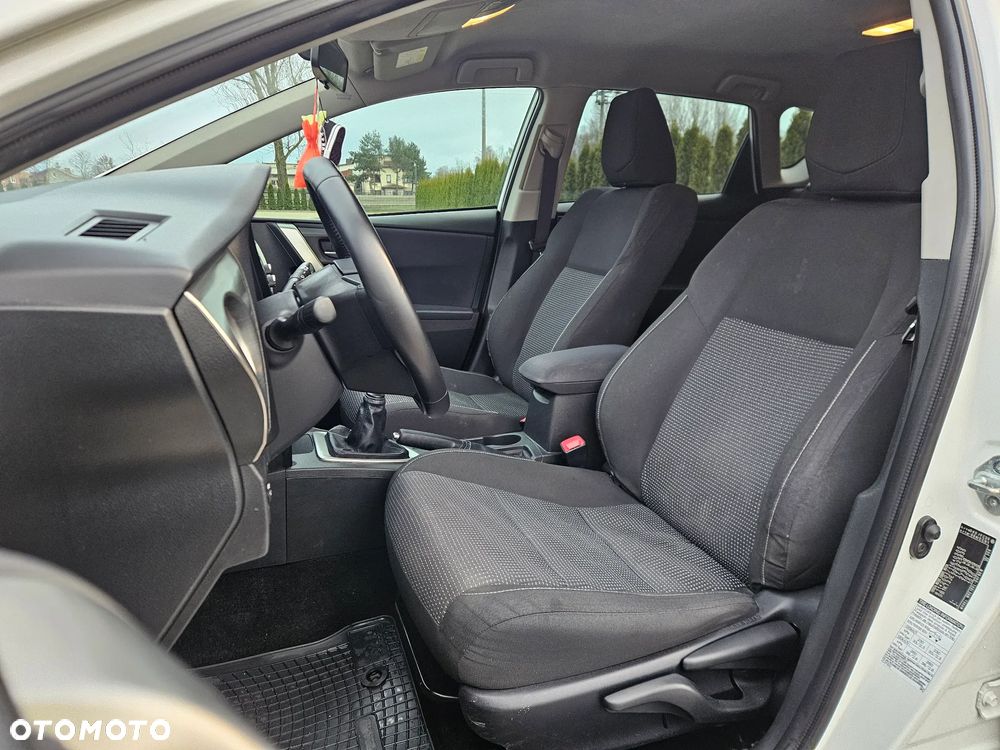 Toyota Auris 1.33 VVT-i Comfort - 17