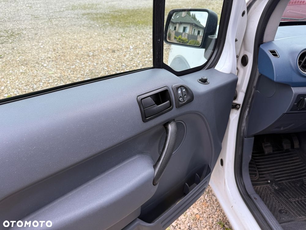 Ford Tourneo Connect - 11