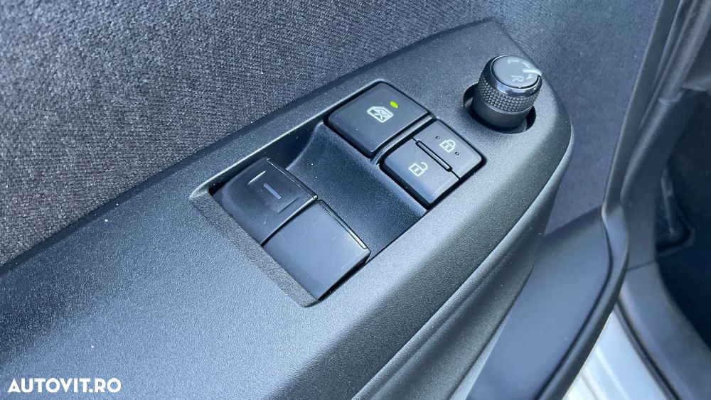 Toyota Yaris 1.5 VVT-i HSD Eco - 23