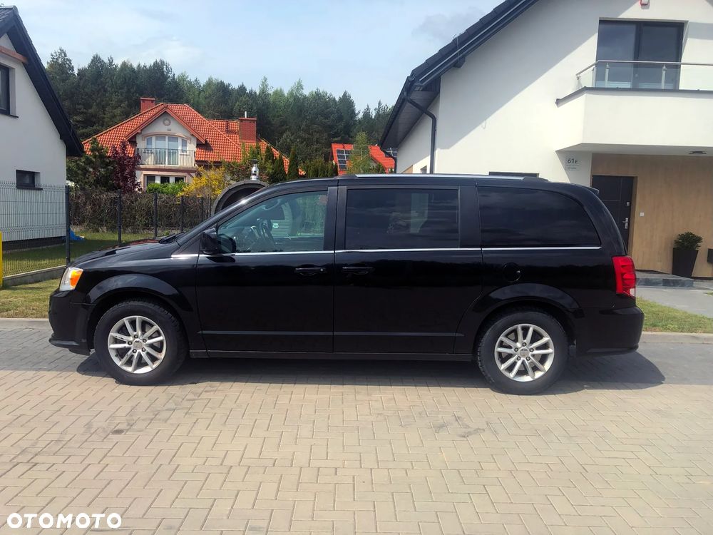 Dodge Grand Caravan - 4