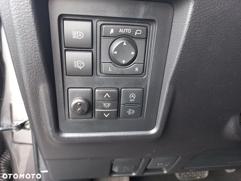 Toyota Land Cruiser LC 2.8 D-4D Invincible - 19