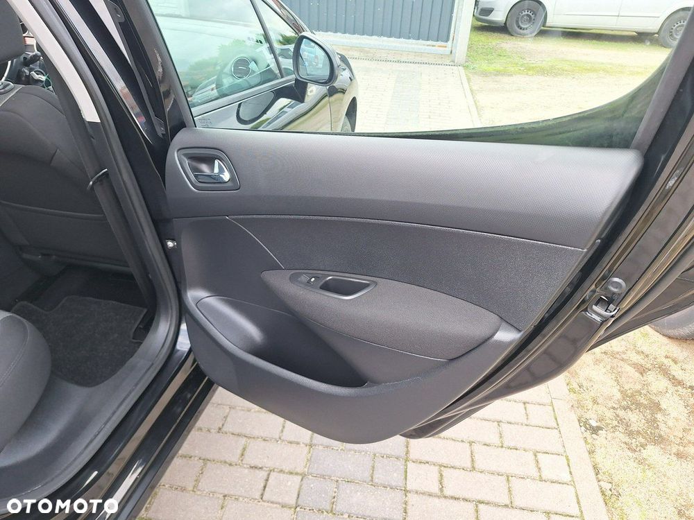 Peugeot 308 1.6 Premium Plus - 20