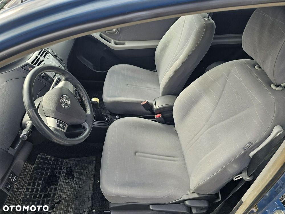 Toyota Yaris 1.3 VVT-i Luna - 30