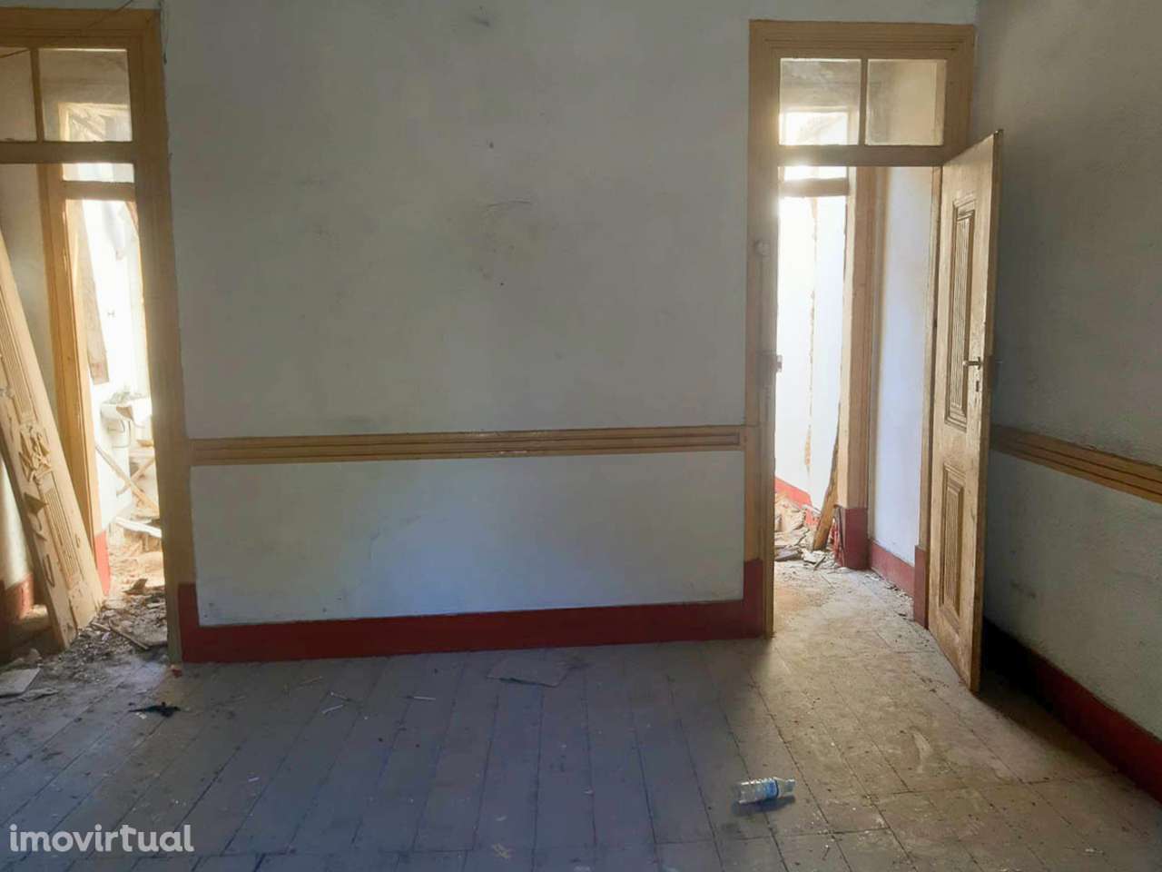 Prédio c/ Duas Frentes e Excelente Exposição Solar - Grande imagem: 2/8